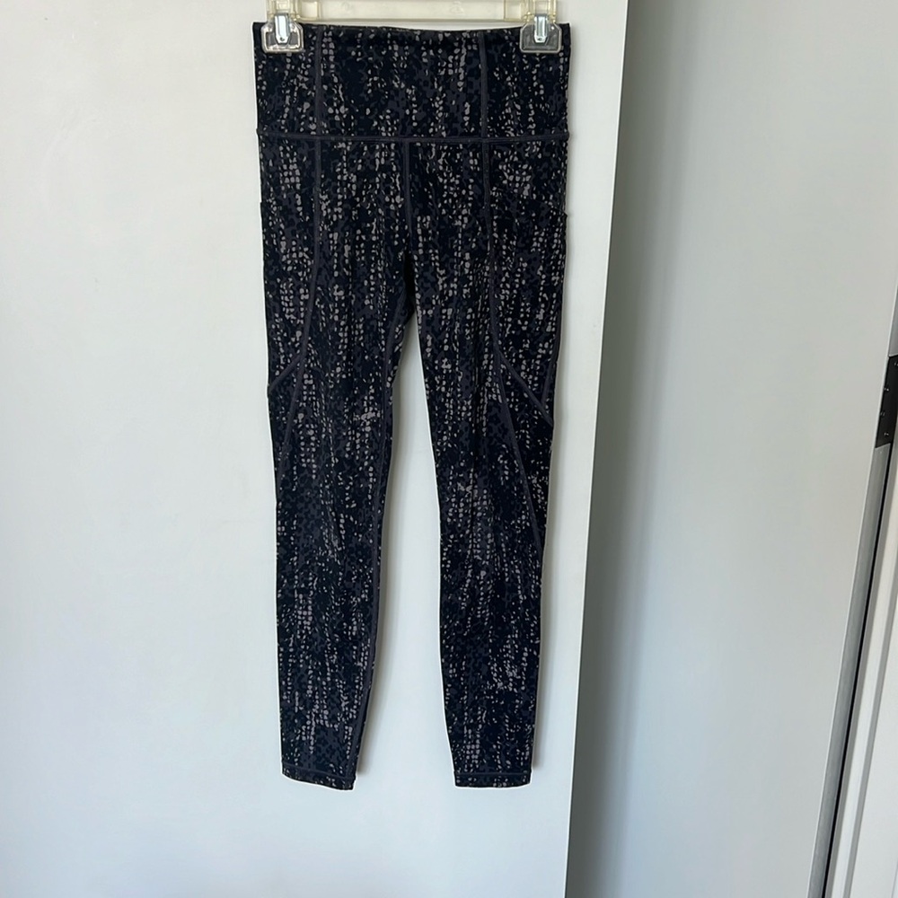 Athleta size xs patterned leggings